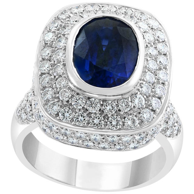 2020s Ceylon Blue Sapphire and Diamond 18 Karat White Gold Cocktail Love Ring For Sale - Image 5 of 8