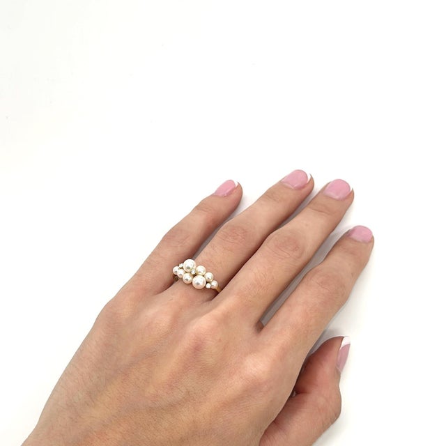 Early 21st Century 18k Yellow Gold Ring With Eight Pearls & Three Diamond Accents, Size 6.75 For Sale - Image 5 of 6