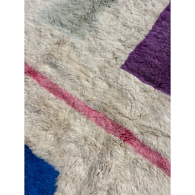 Contemporary Moroccan Mrirt Rug in Natural Wool For Sale - Image 6 of 11