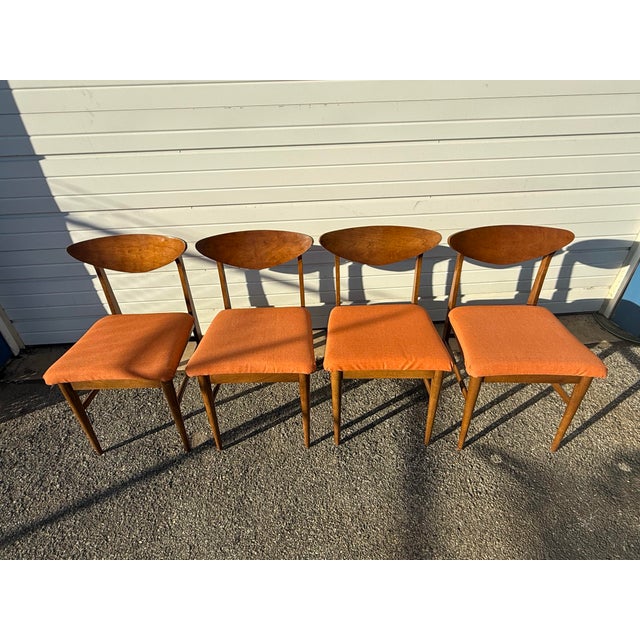 Set of 4 Mid-Century Modern Walnut Shell Back Dining Chairs For Sale - Image 9 of 12