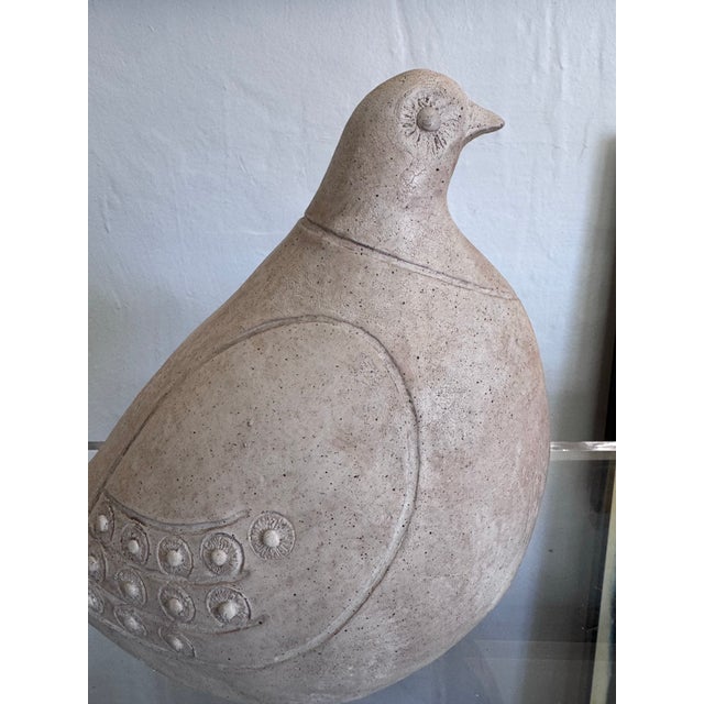 Beige Austin Productions 1981 Ceramic Dove Sculpture — Mid-Century Modern Cast Bird Figure With Incised Feather Detail For Sale - Image 8 of 11