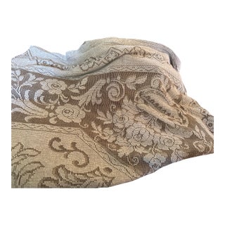 Vintage Mid Century Cotton Lace Oblong Tablecloth. Rose and Scroll Motif For Sale