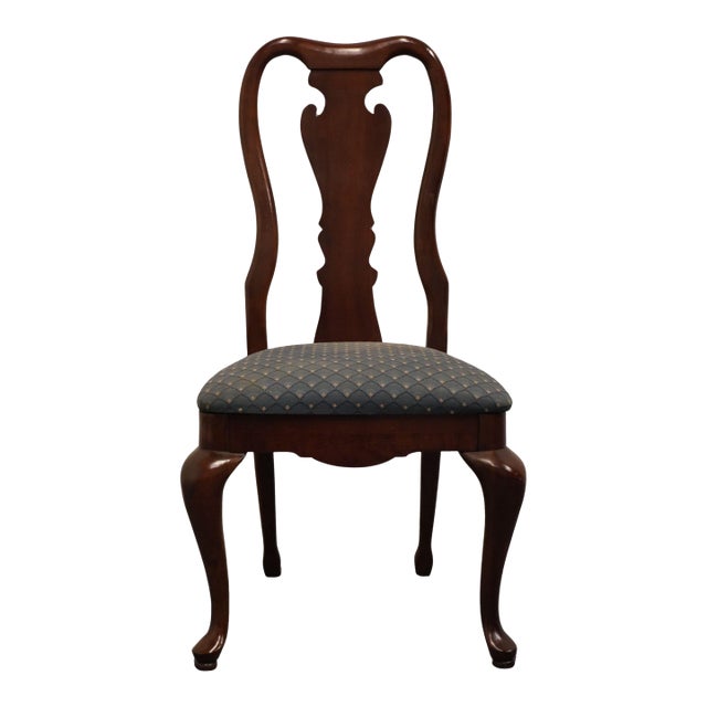 Thomasville Furniture Collector's Cherry Traditional Style Dining Side Chair 10121-831 For Sale