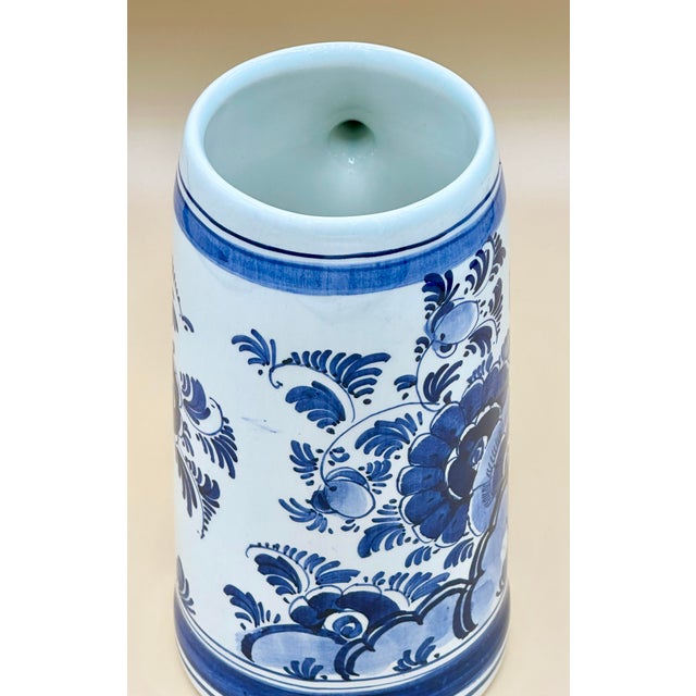 Mid 20th Century Hand-Painted Dutch Delft Blue & White Stein / Tankard For Sale In West Palm - Image 6 of 11