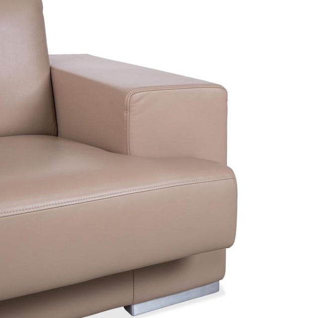 Rolf Benz Set of Three-Seater and Two-Seater Leather Sofas in Cream Beige, Set of 2 For Sale - Image 5 of 11