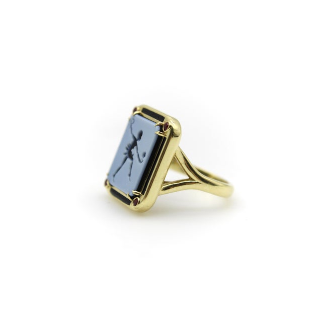 1990s 18k Gold Josephine Baker Banded Agate Intaglio Ring With Enamel and Rubies, Size 7 For Sale In Los Angeles - Image 6 of 13