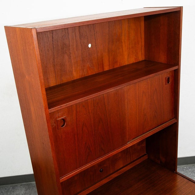 Mid Century Danish Modern Credenza Bookshelf Cabinet Teak Shelves Sliding Doors For Sale In Sacramento - Image 6 of 12
