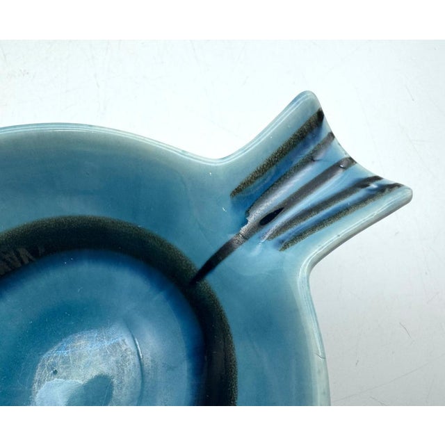 1960 Lisa Larson Stim Arita Ware Fish-Shaped Porcelain Plates- A Pair For Sale In Miami - Image 6 of 6