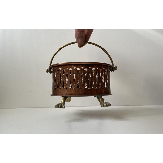 Antique Lion Paw Basket in Copper and Brass, 1890s For Sale - Image 3 of 8