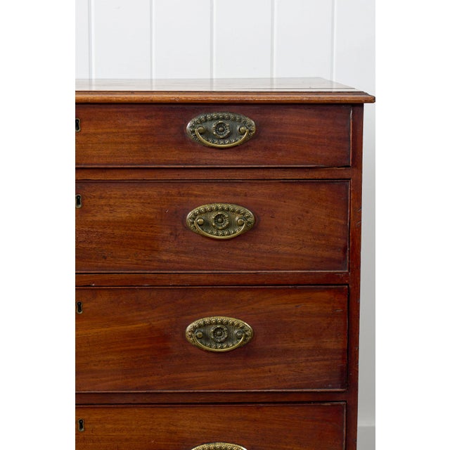 Late 18th Century George III Mahogany 4-Drawer Chest of Drawers For Sale In Charleston - Image 6 of 14