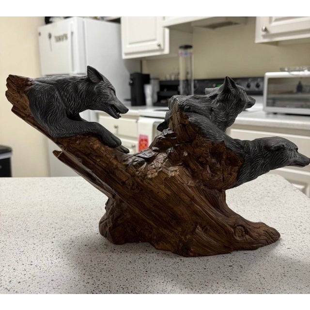 Vintage B.Past 1999 Wolf Sculpture Running Wolf Pack 14.5 In Signed Excellent condition This vintage sculpture by artist...