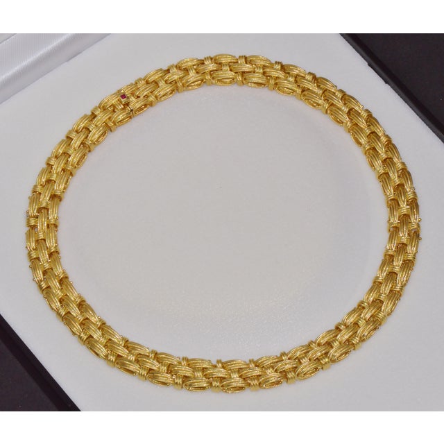 Authentic Roberto Coin Appassionata solid 18K yellow gold woven collar necklace. This gorgeous necklace has an incredibly...
