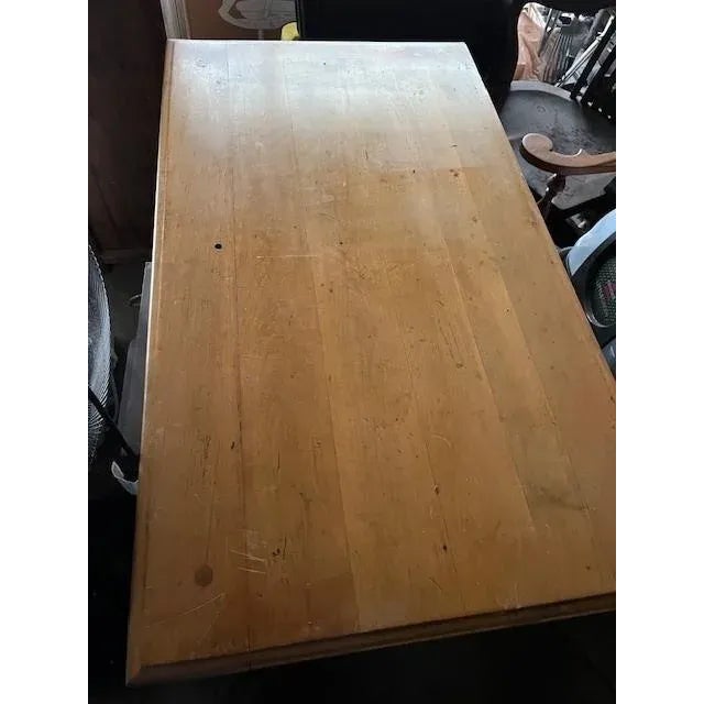 Arts & Crafts 1920s Possum Belly Baker's Table For Sale - Image 3 of 3