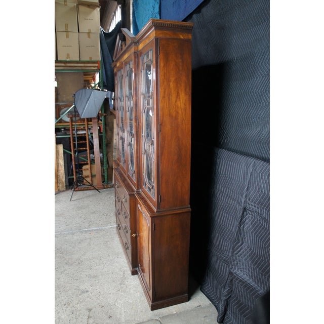 1940s Baker Manor House English George III Mahogany Breakfront China Cabinet Bookcase For Sale - Image 15 of 15