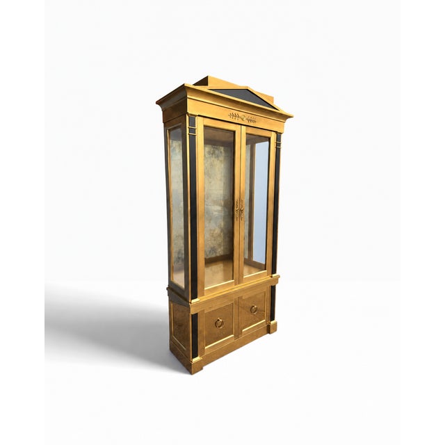 Metal Attributed to Mastercraft Neoclassical Brass & Glass Illuminated Display Cabinet For Sale - Image 7 of 17