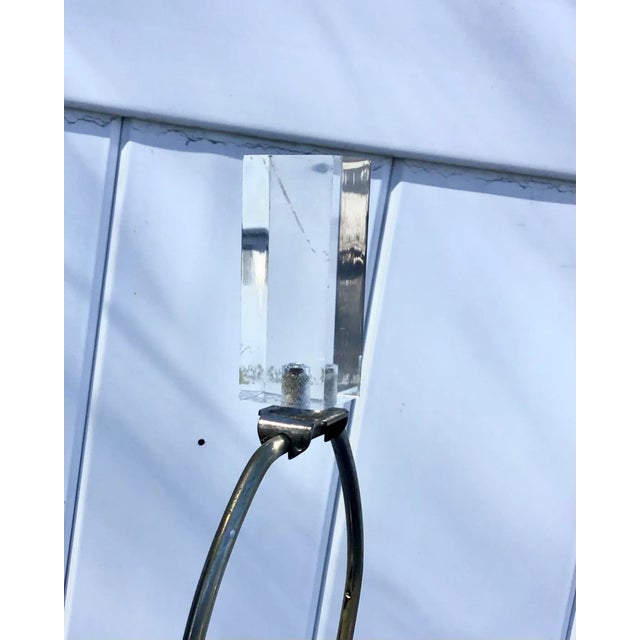 Mid-Century Hollywood Regency Lucite and Chrome Floor Lamp For Sale - Image 4 of 9