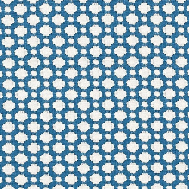 Mid-Century Modern Sample - Schumacher X Celerie Kemble Betwixt Fabric in Water/Natural For Sale - Image 3 of 3