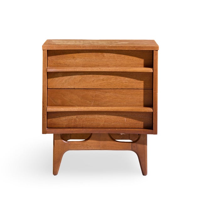 Wood Young Manufacturing Mid Century Walnut Curved Front Nightstands - Pair For Sale - Image 7 of 11