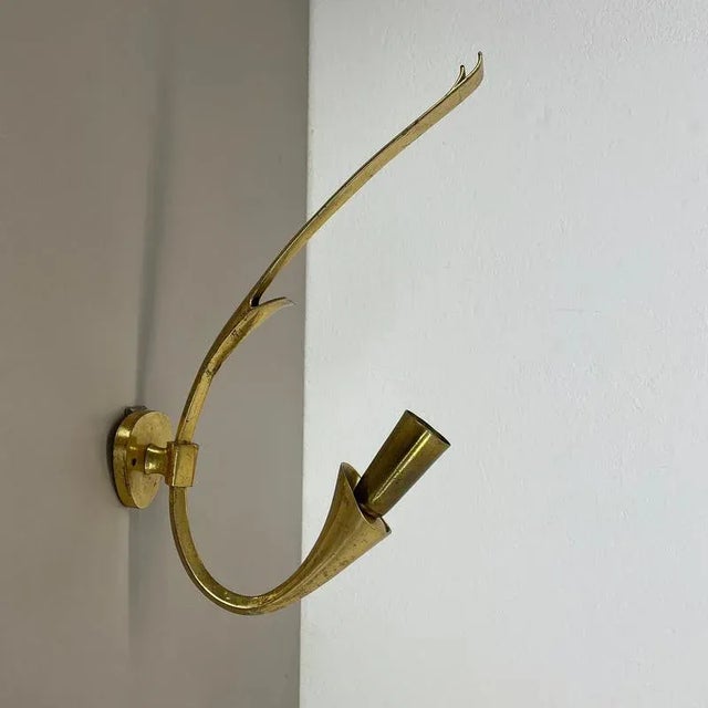 Contemporary Minimalist Brass Theatre Wall Light in the style of Stilnovo and Gio Ponti, Italy, 1950s For Sale - Image 3 of 18