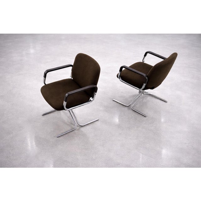 Mid-Century Modern German Modern Brown Fabric and Aluminum Chairs by Herbert Hirche for Mauser Werke Waldeck, 1970s, Set of 2 For Sale - Image 13 of 18