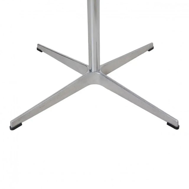 White Café Table by Arne Jacobsen for Fritz Hansen, 2000s For Sale - Image 3 of 5