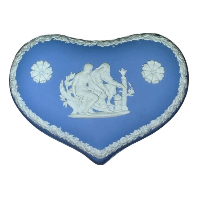 Vintage Wedgwood Jasperware Heart-Shaped Trinket Box For Sale