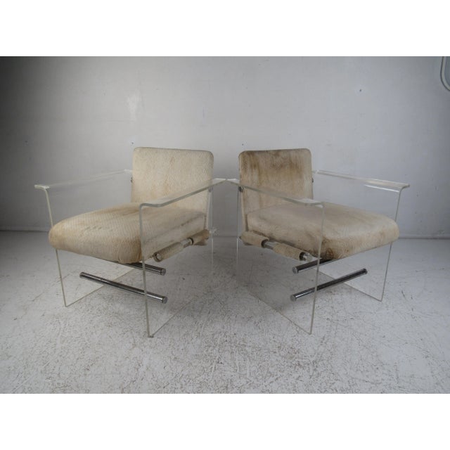 1960s 1960s Pair of Mid-Century Modern Lucite Pace Style Lounge Chairs - 2 Pieces For Sale - Image 5 of 12