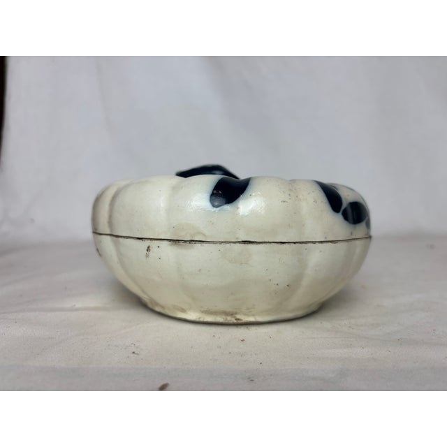 Late 19th Century Antique Blue and White Chinese Porcelain Squash Pot For Sale In Chicago - Image 6 of 8