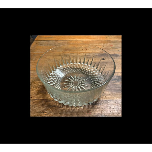 This stunning bowl is in excellent condition. No chips or cracks. 9” x 4.25” See pics for measurements. Thank you, have a...