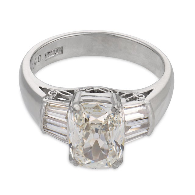 Contemporary Vintage Gia 1.55 Carat Old Mine Cut Diamond Platinum Engagement Ring, Size 5.5 For Sale - Image 3 of 8