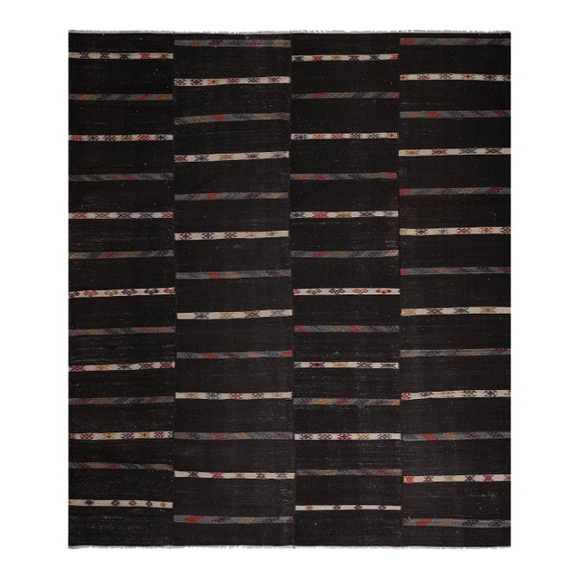 Mid-20th Century Handmade Turkish Flatweave Kilim Gallery Rug 9'5'' X 11'2'' For Sale