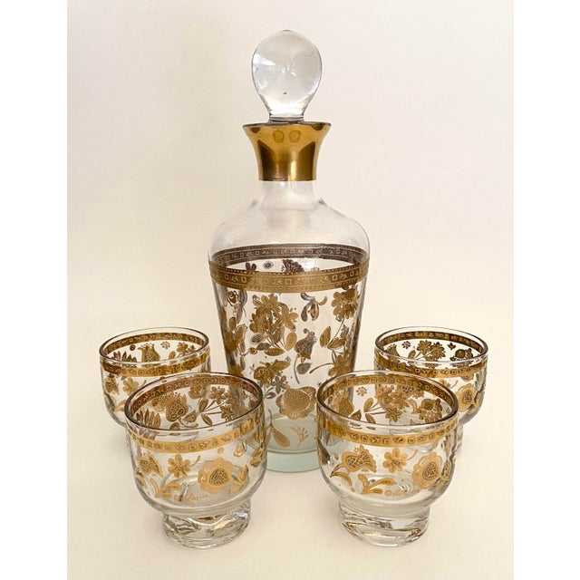 Gold Mid-Century Modern Culver Chantilly Decanter Set With Four Footed Glasses For Sale - Image 8 of 8