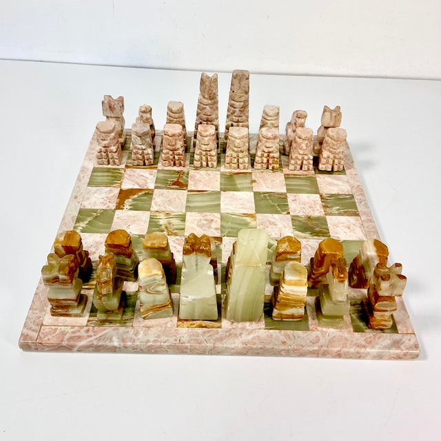 1970s Vintage Italian Mediterranean Hand Carved Pink Marble & Sage Onyx Chess Set - 33 Pieces For Sale - Image 6 of 16