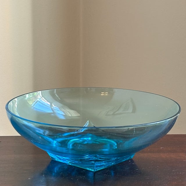 Mid 20th Century 1960s Hazel Atlas Capri Blue Bowl For Sale - Image 5 of 7