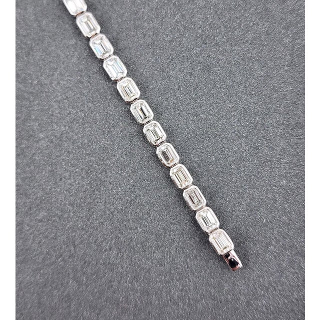 Early 21st Century 6.54 Ct Emerald Cut East-West Bezel Set Tennis Bracelet For Sale - Image 5 of 8