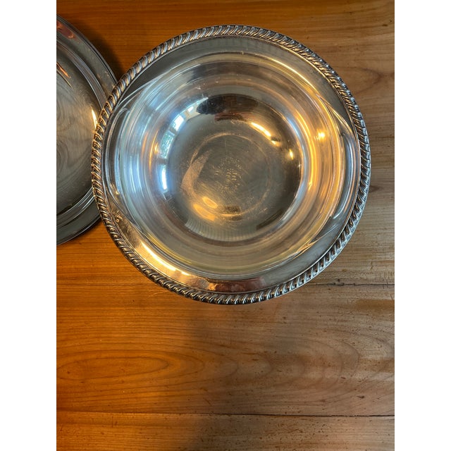1960s 1960s Wm Rogers Mid-Century Round Silver Plated Casserole Dish With Original Pyrex Insert For Sale - Image 5 of 8