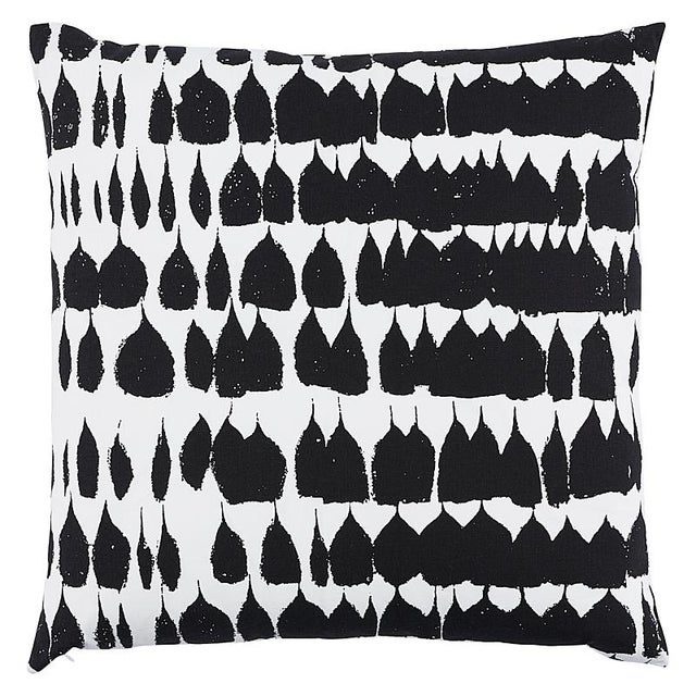 This pillow features Queen of Spain with a Knife Edge finish. Introduced in 1963 and still fresh today, this pattern has a...