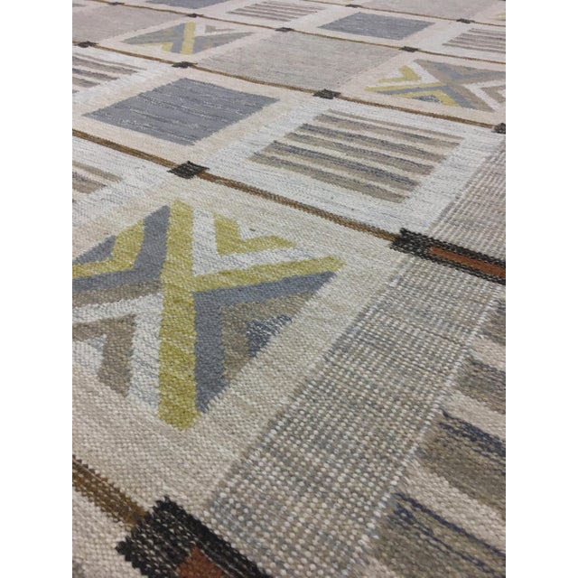Contemporary Handmade Scandinavian Wool Rug in Light Gray With Geometric Design For Sale In New York - Image 6 of 7
