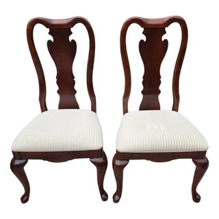 1990s Pair Thomasville Collectors Cherry Queen Ann Dining Room Side Chairs For Sale