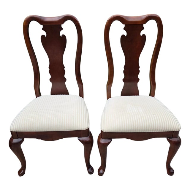 1990s Pair Thomasville Collectors Cherry Queen Ann Dining Room Side Chairs For Sale