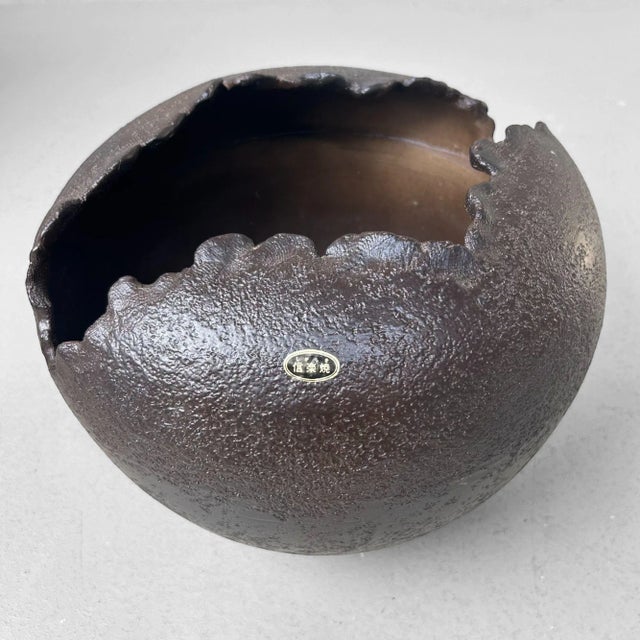 Shigaraki Ceramic Sculptural Ikebana Vase, 1970s For Sale - Image 17 of 17