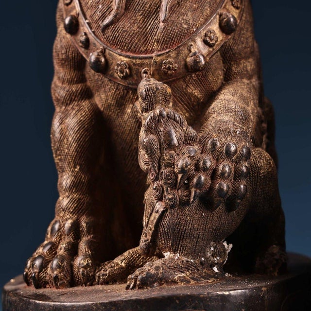 Pair of Large Vintage Gilt Bronze Guardian Lions – Repoussé & Chased Detailing For Sale - Image 10 of 10