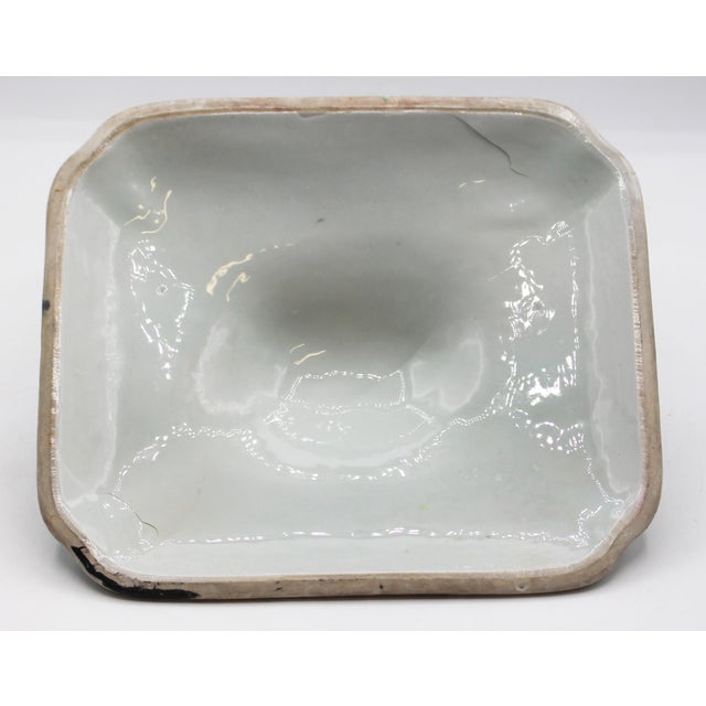 Green Circa 1800-1830 Chinese Export Pair of Green Fitzhugh Covered Vegetable Dishes - Set of 2 For Sale - Image 8 of 10