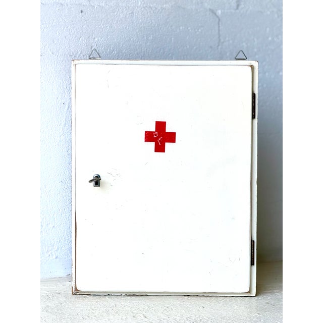 White Mid-Century Wooden Wall-Mounted Medicine Cabinet with Drawer, 1960 For Sale - Image 8 of 13