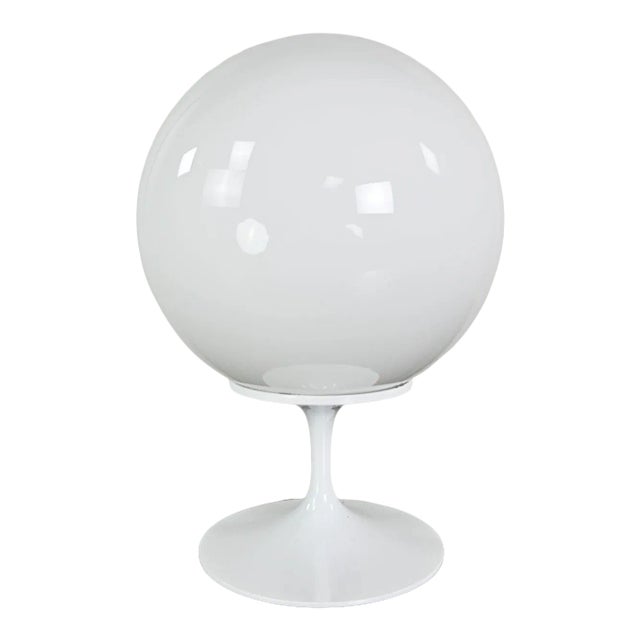 1960s Mid Century Modern Table Lamp Stemlite by Bill Curry for Design Line With Opaque White Glass Ball Shade For Sale