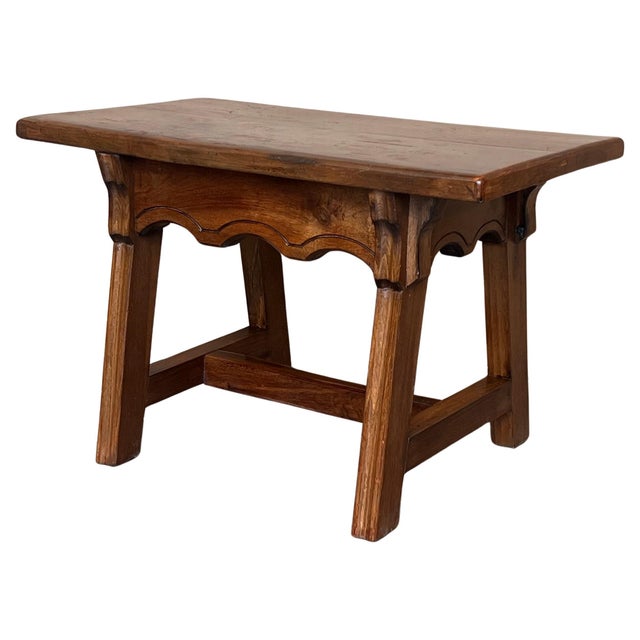 Mid 19th Century Spanish Baroque Side Table with Wood Stretcher and Carved Top in Walnut For Sale In Miami - Image 6 of 18