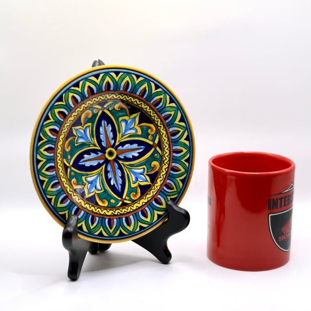 Ceramic Vintage Hand-Painted Deruta Geometric Majolica Wall Plate - 6.5" For Sale - Image 7 of 7