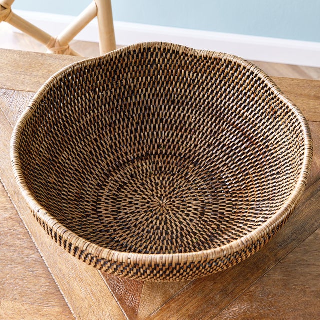 Kenneth Ludwig Chicago Burma Rattan Scalloped Edge Bowl For Sale - Image 4 of 4