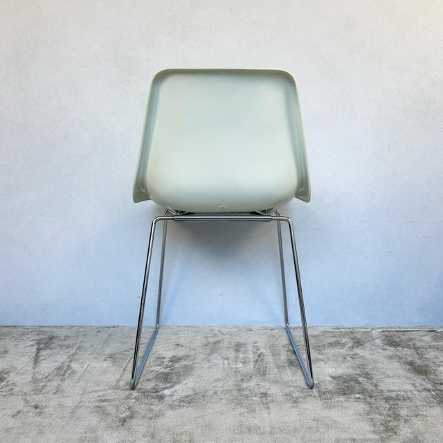 Polypropylene Chairs with Chrome Sled Bases by Robin & Lucienne Day for Hille, 1960s, Set of 6 For Sale - Image 12 of 15