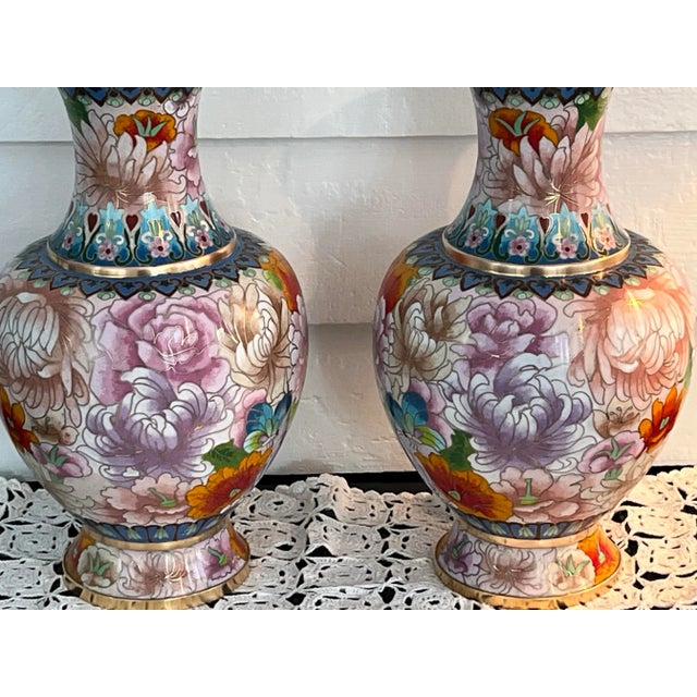 Metal 1980s Chinese Cloisonné Multicolor Mirror Pair 12” Vases, Florals, Butterfly, For Sale - Image 7 of 12